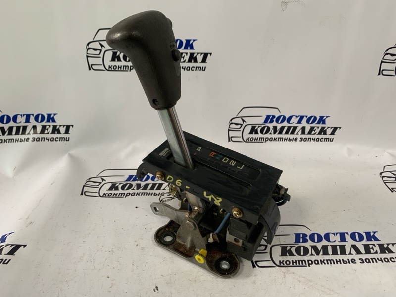 Рычаг переключения КПП Toyota Hiace KZH106W 1KZ-TE