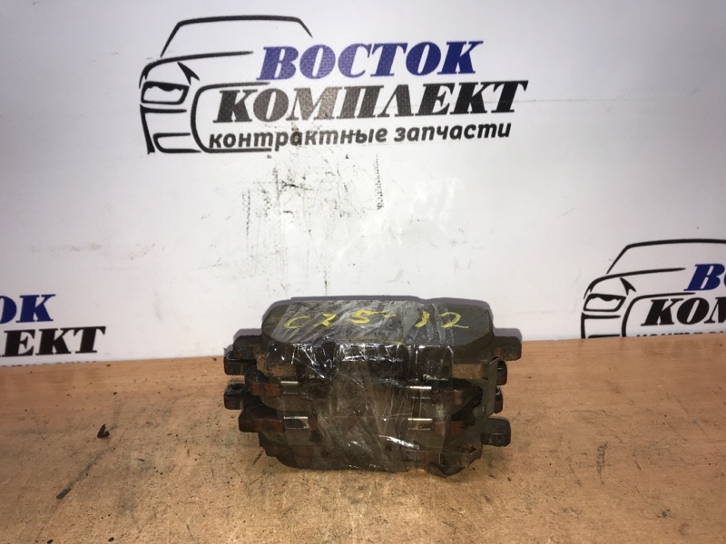 Колодки тормозные Toyota Voxy AZR65G 1AZ-FSE перед