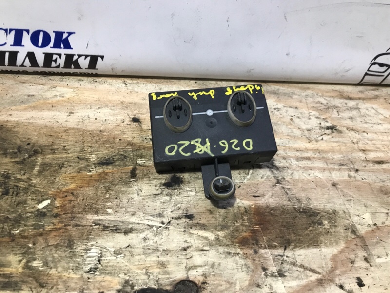 Блок управления дверьми Volkswagen Touran  CTH