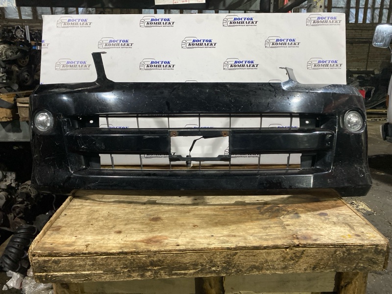 Бампер Toyota Noah AZR60G 1AZ-FSE перед