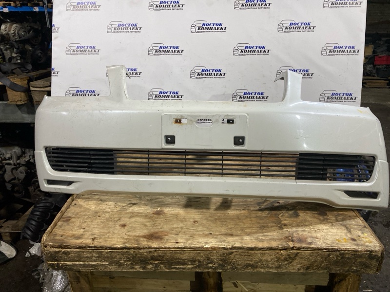 Бампер Mitsubishi Dion CR6W 4G94 перед