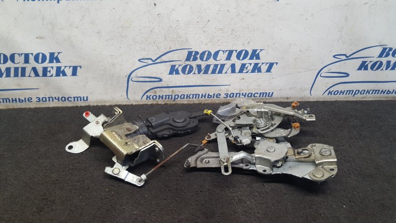 Замок дверной Toyota Raum EXZ10 5E-FE зад прав