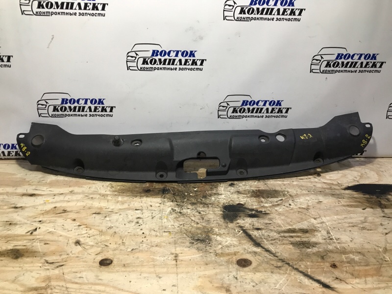 Накладка на рамку радиатора Honda Stream RN6 R18A