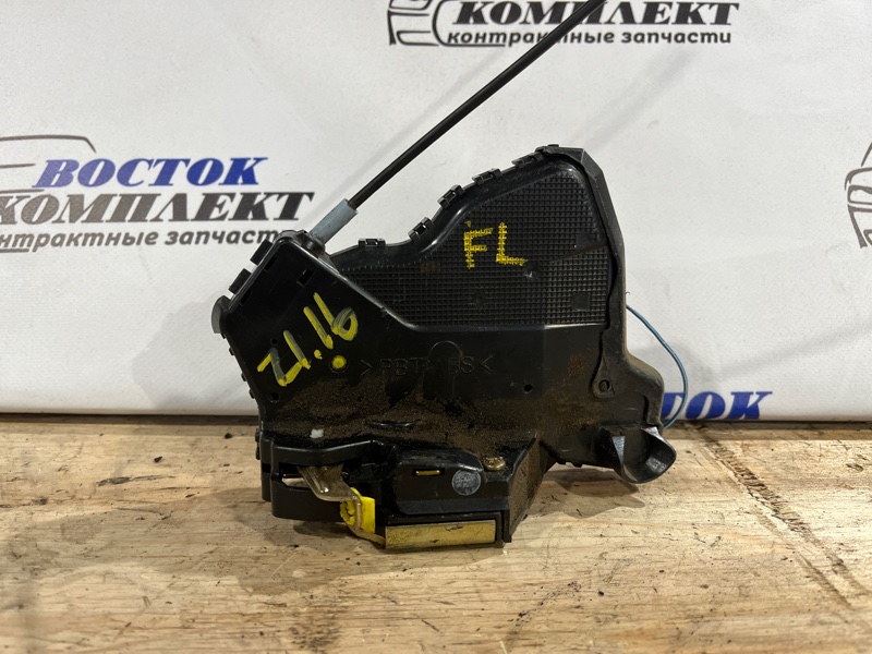 Замок дверной Toyota Wish ZNE10G 1ZZ-FE перед лев