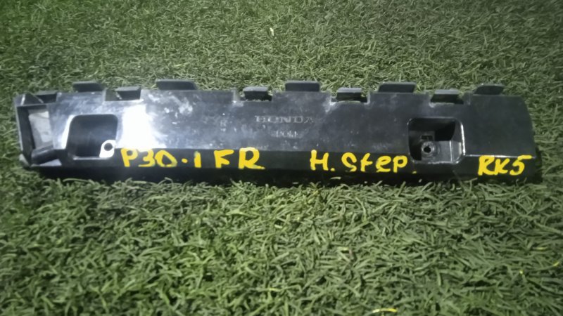 Клипса бампера Honda Stepwgn 2010 RK5 R20A перед прав