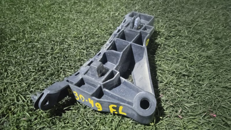 Клипса бампера Honda Mobilio 2006 GB1 L15A перед лев