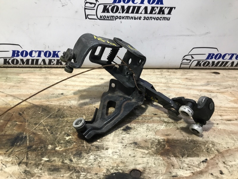 Ролик двери Honda Freed Spike GB3 L15A зад лев