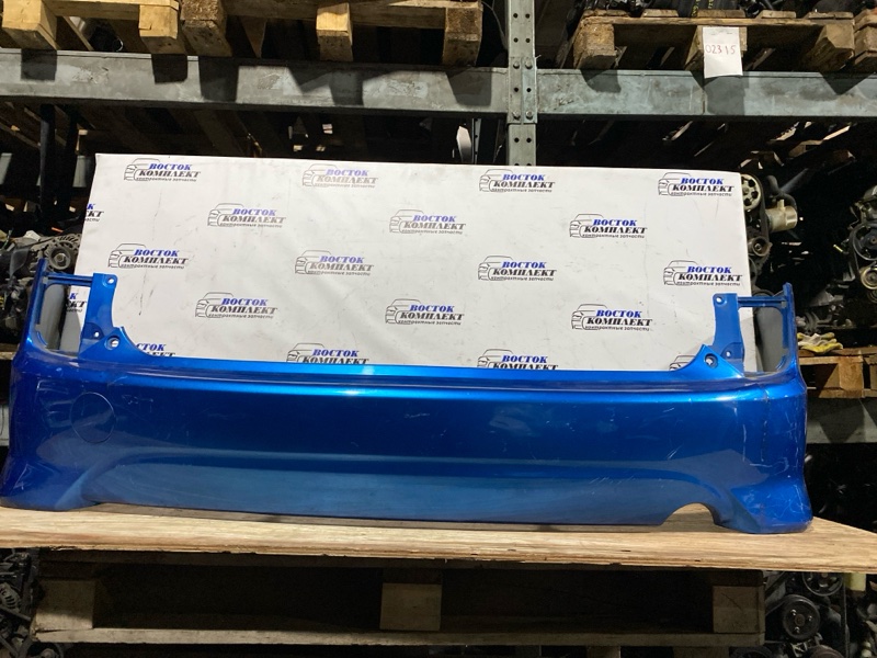 Бампер Toyota Isis 2005 ANM15W 1AZ-FSE зад