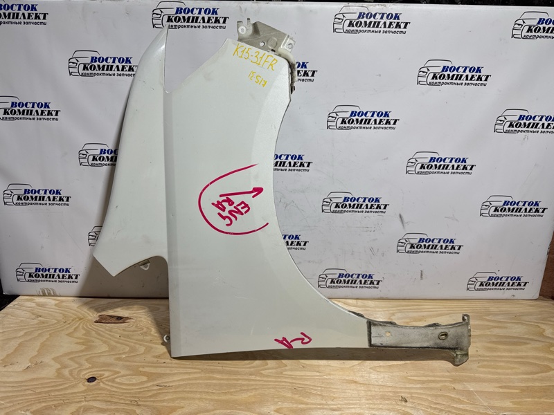 Крыло Nissan Serena CC25 MR20DE перед прав