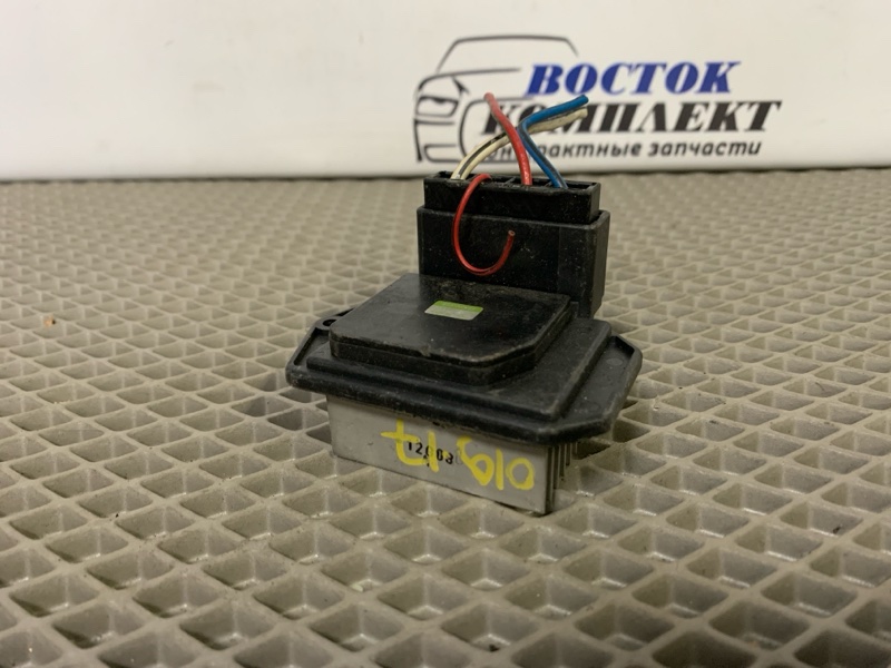 Реостат печки Toyota Voxy 2005 AZR65G 1AZ-FSE