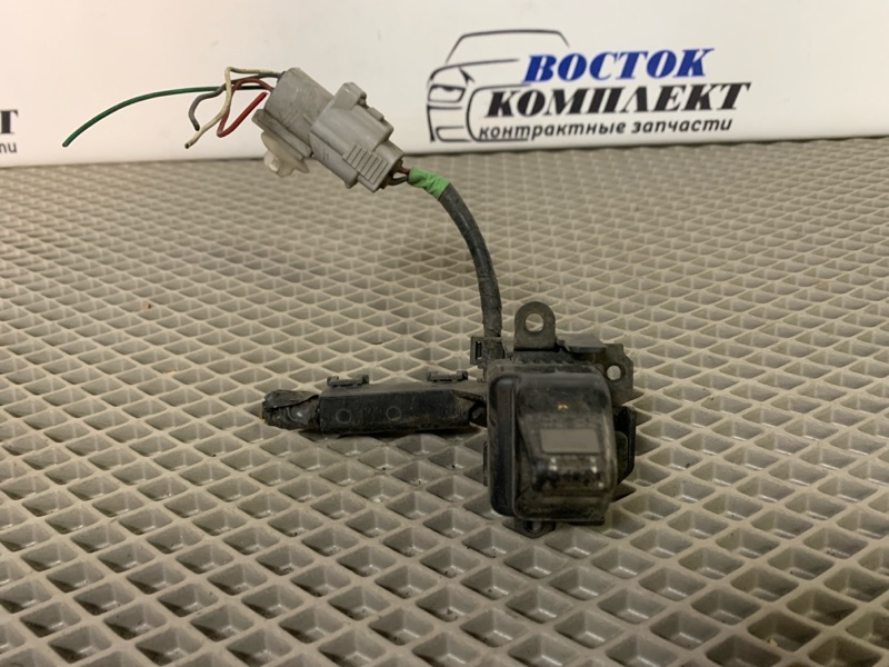 Камера переднего вида Toyota Wish