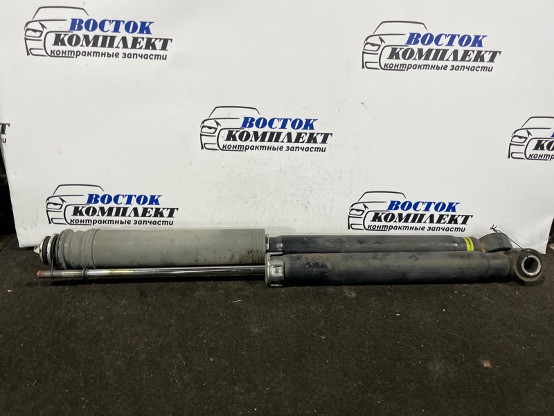 Амортизатор подвески Toyota Voxy 2005 AZR60 1AZ-FSE зад