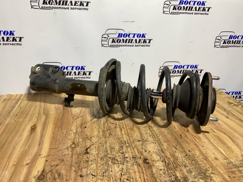 Стойка подвески Toyota Isis 2005 ANM15W 1AZ-FSE перед лев