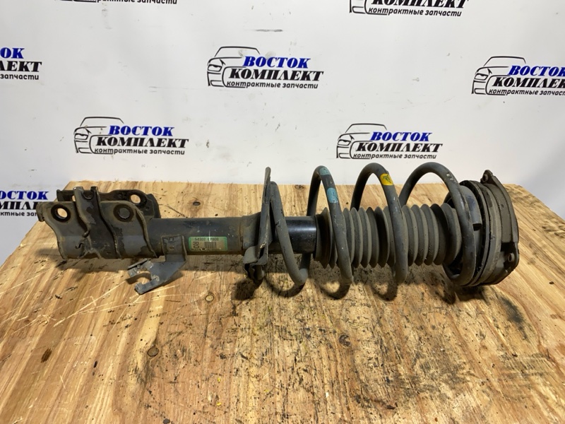 Стойка подвески Nissan Serena CC25 MR20DE перед прав