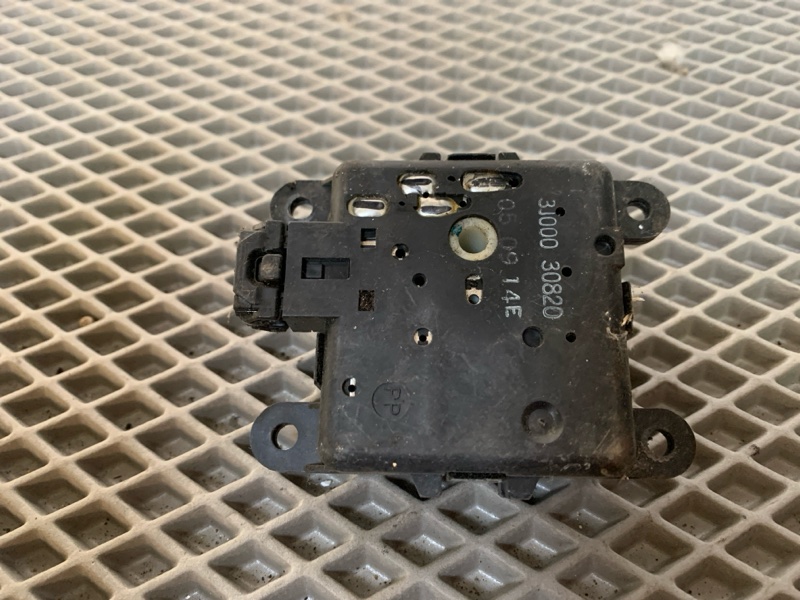 Привод заслонок отопителя Nissan X-Trail NT30 QR20DE