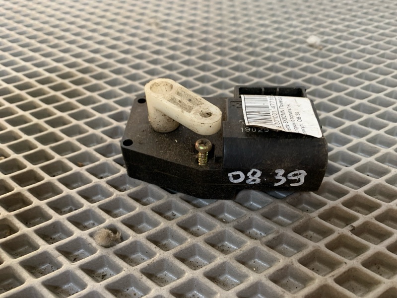 Привод заслонок отопителя Nissan Vanette SK22MN R2