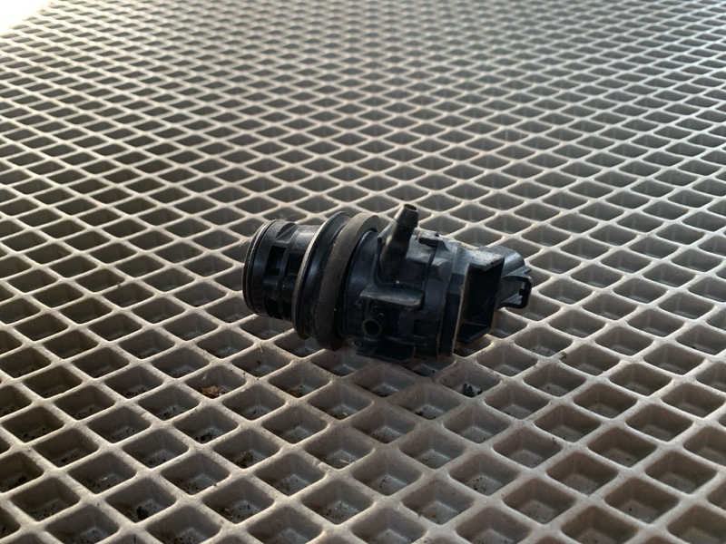 Насос омывателя Mazda Axela BKEP