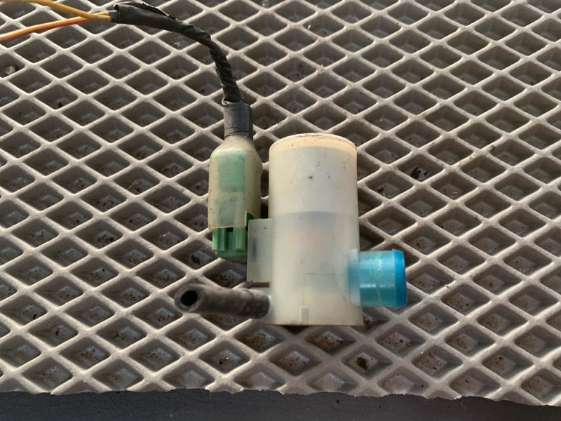 Насос омывателя Suzuki Swift HT51S