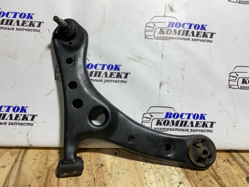 Рычаг подвески Toyota Isis 2005 ANM15W 1AZ-FSE перед прав