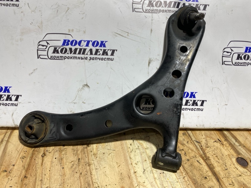 Рычаг подвески Toyota Isis 2005 ANM15W 1AZ-FSE перед лев