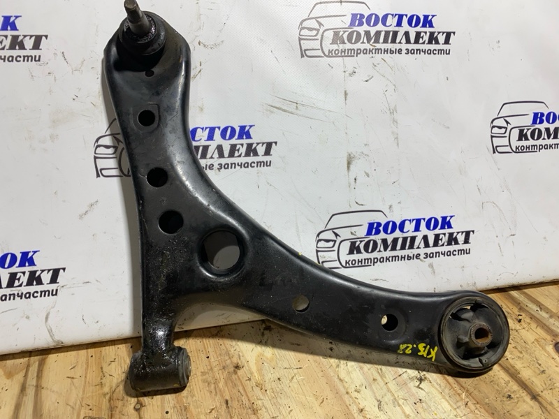 Рычаг подвески Toyota Voxy 2006 AZR65 1AZ-FSE перед прав