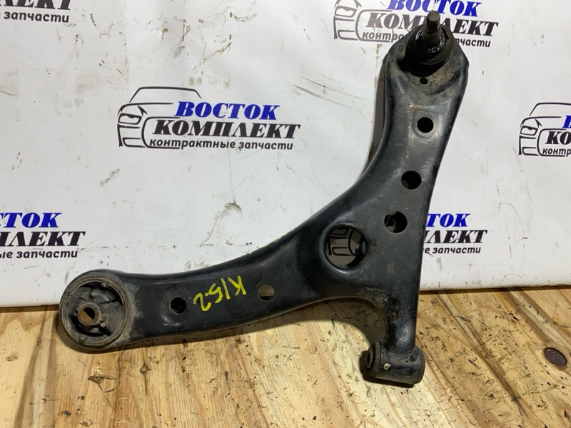 Рычаг подвески Toyota Noah 2009 ZRR70W 3ZR-FE перед лев