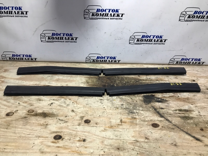 Уплотнительная резинка капота BMW X1 2011 WBAVL32030VP95167 N46B20BD