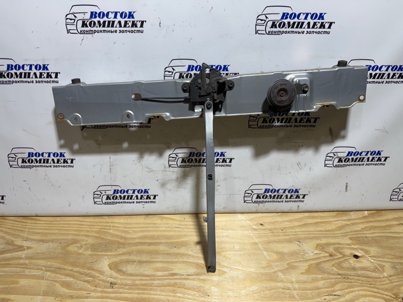 Рамка радиатора Toyota Sienta 2003 NCP81G 1NZ-FE