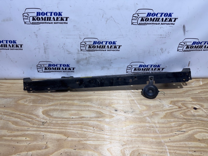 Рамка радиатора Nissan Lafesta B30 MR20DE