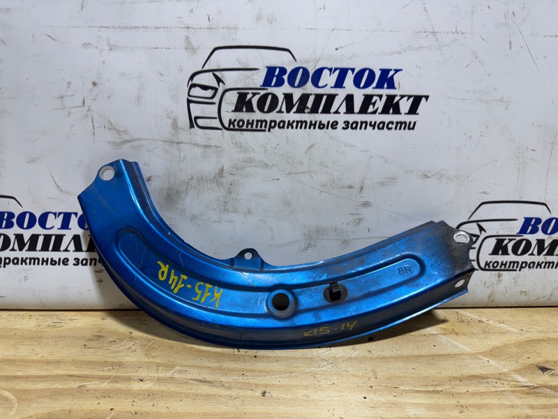 Рамка радиатора Toyota Isis 2005 ANM15W 1AZ-FSE прав