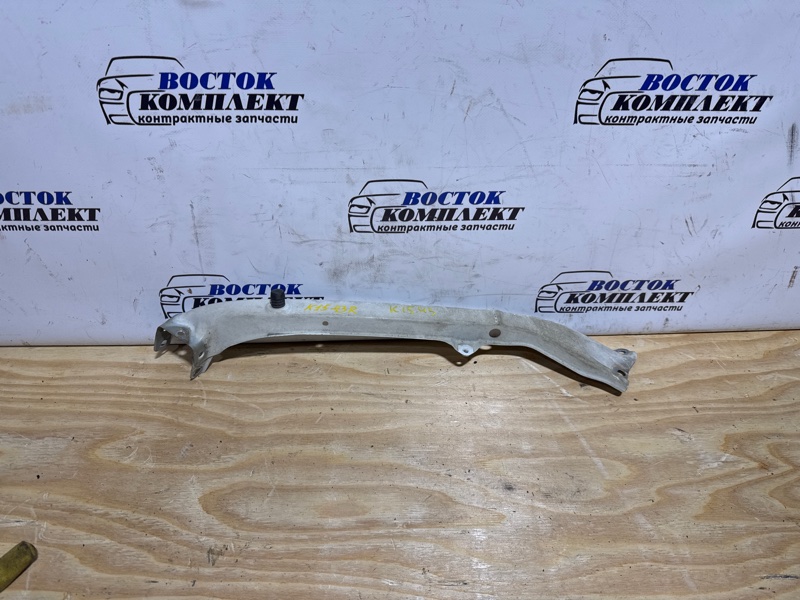 Рамка радиатора Mitsubishi Colt Plus 2009 Z23W 4A91 прав