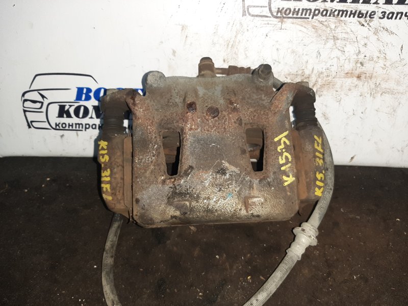 Суппорт Nissan Serena CC25 MR20DE перед лев