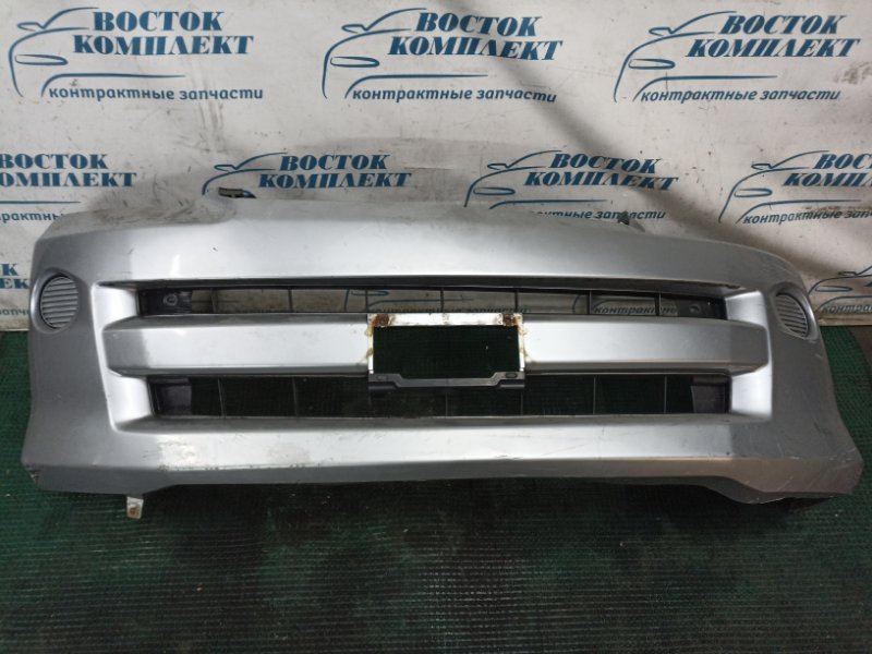 Бампер Toyota Noah 2005 AZR65 1AZ-FSE перед