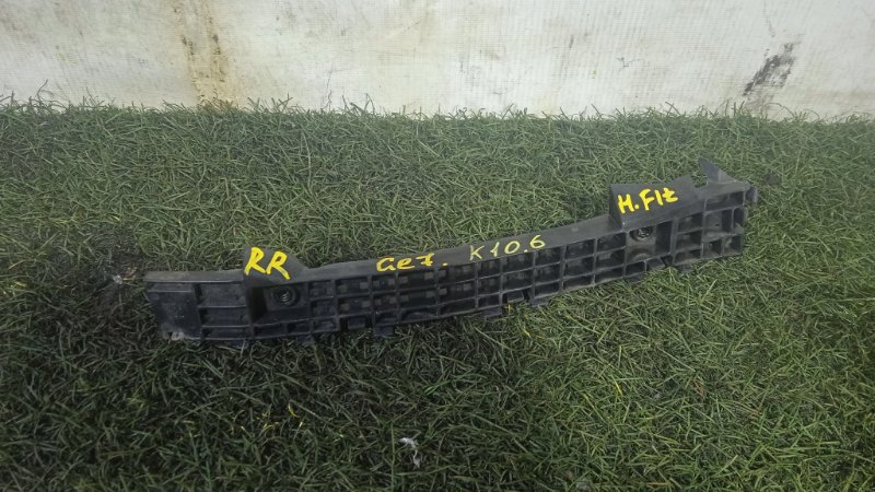 Клипса бампера Honda Fit 2011 GE7 L13A зад прав