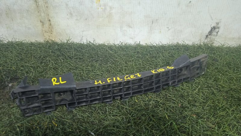 Клипса бампера Honda Fit 2011 GE7 L13A зад лев