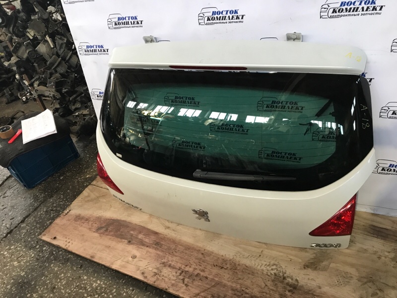 Дверь задняя багажника Peugeot 3008 2012 T84 10FJBW
