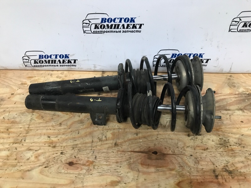 Стойка подвески BMW 323i WBAVB56040NK85502 N52B25 перед