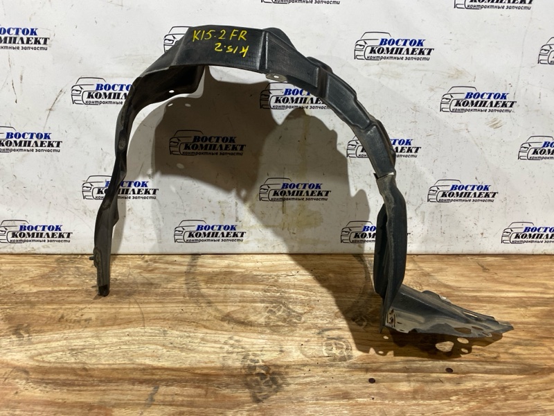 Подкрылок Toyota Noah 2009 ZRR70W 3ZR-FE перед прав
