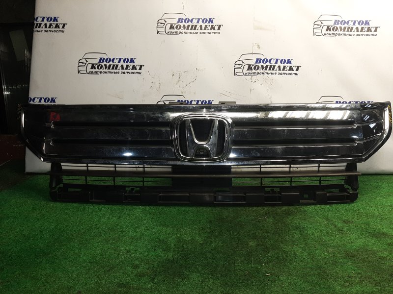 Решетка радиатора Honda Stepwgn RK1 R20A