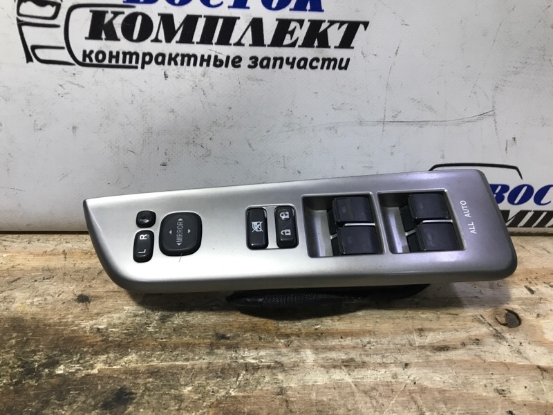 Блок управления стеклоподъемниками Toyota Noah ZRR70 3ZR-FAE перед прав