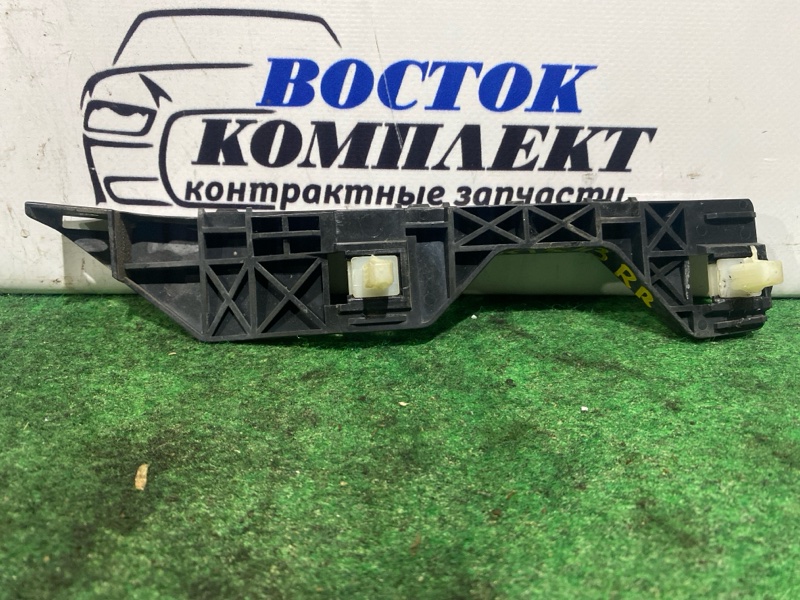 Клипса бампера Mitsubishi Colt Plus 2009 Z23W 4A91 зад прав