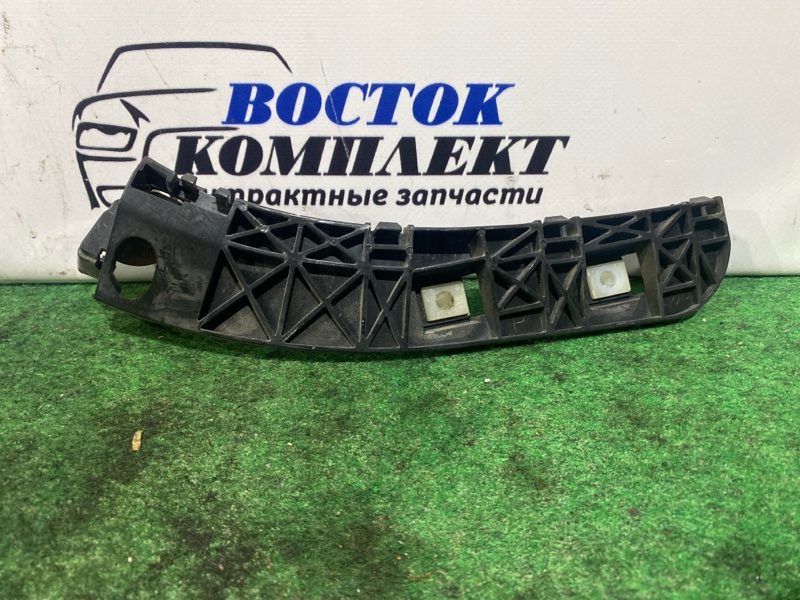 Клипса бампера Mitsubishi Colt Plus 2009 Z23W 4A91 зад прав