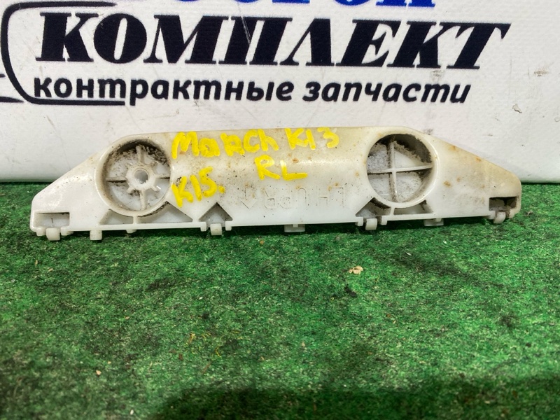 Клипса бампера Nissan March K13 зад лев