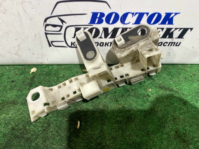 Клипса бампера Subaru Impreza GP2 FB16A зад лев