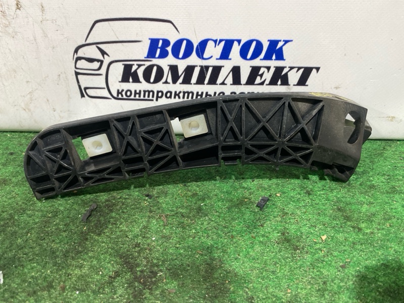 Клипса бампера Mitsubishi Colt Z21A 4A90 зад прав