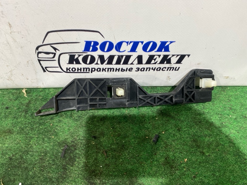 Клипса бампера Mitsubishi Colt Z21A 4A90 зад лев