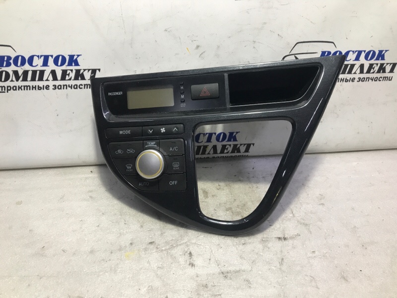 Блок управления климат-контролем Toyota Wish ZNE10G 1ZZ-FE