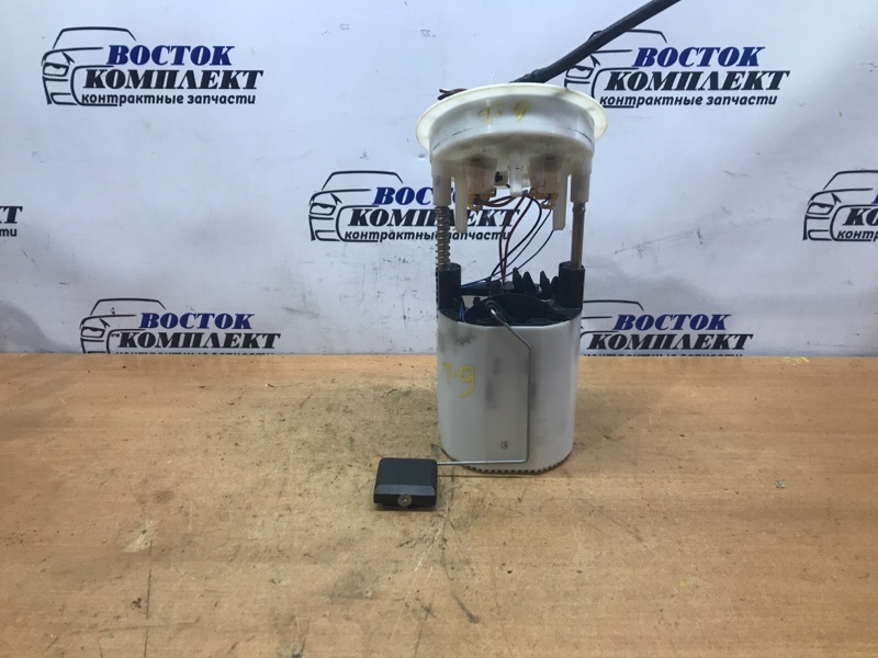 Насос топливный BMW 323i WBAVB560 N52B25