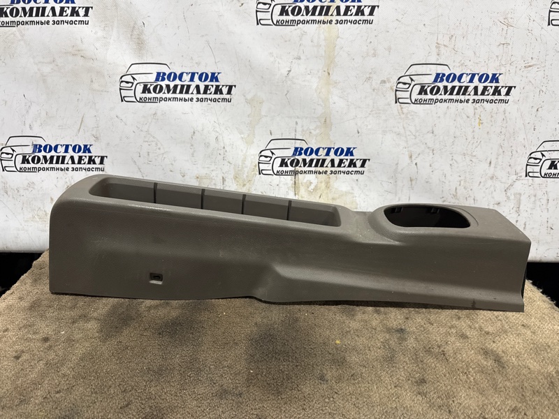 Подлокотник Nissan Note 2005 E11 HR15DE