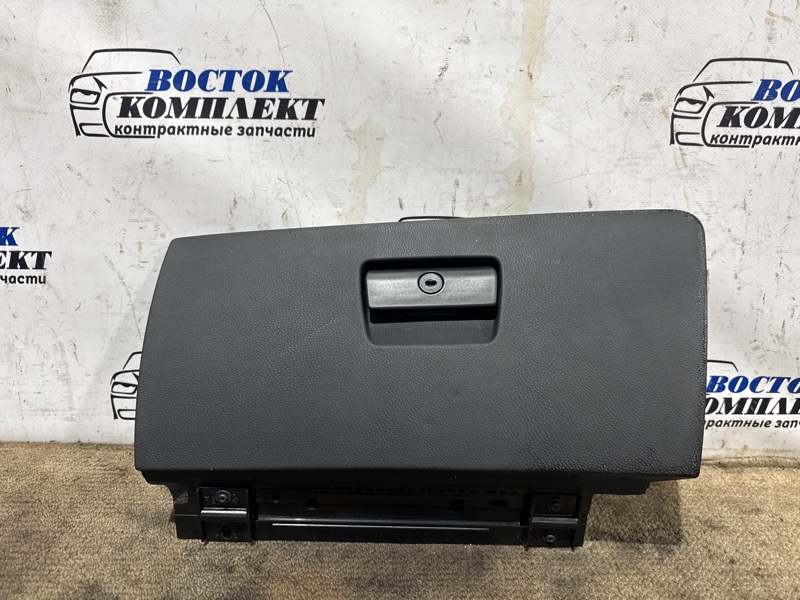 Бардачок BMW 323i WBABH360XONL06047 N52B25AF